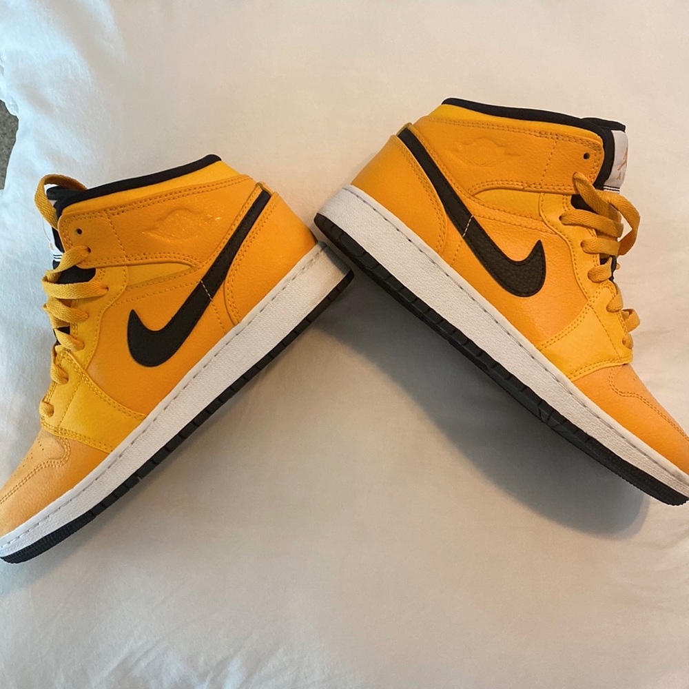Jordan 1 Mid